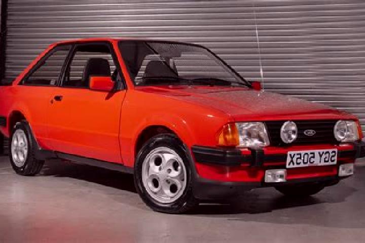 escort Ifou
