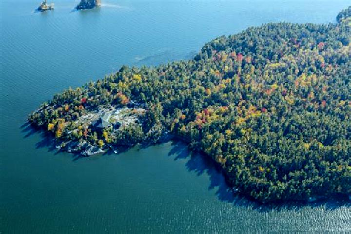 escort Ile des Chenes