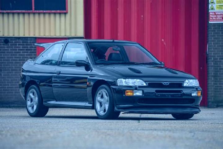 escort Issum
