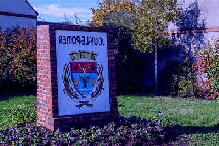 escort Jouy-le-Potier