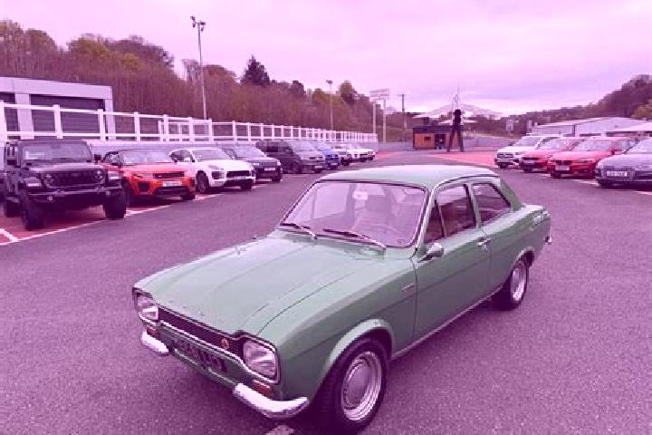 escort Kaki