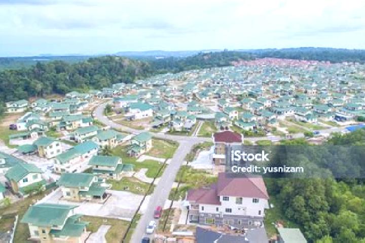 escort Kampong Meragang