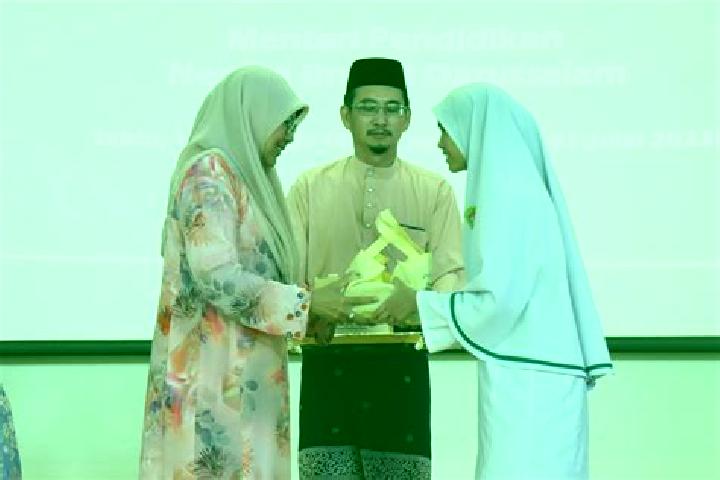 escort Kampong Mulaut