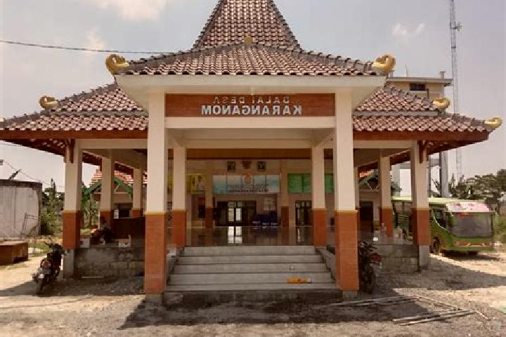 escort Karanganom