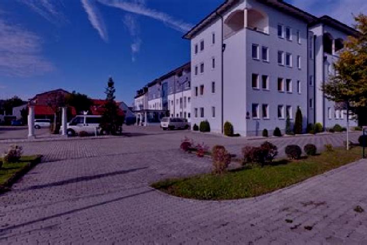 escort Karlsfeld
