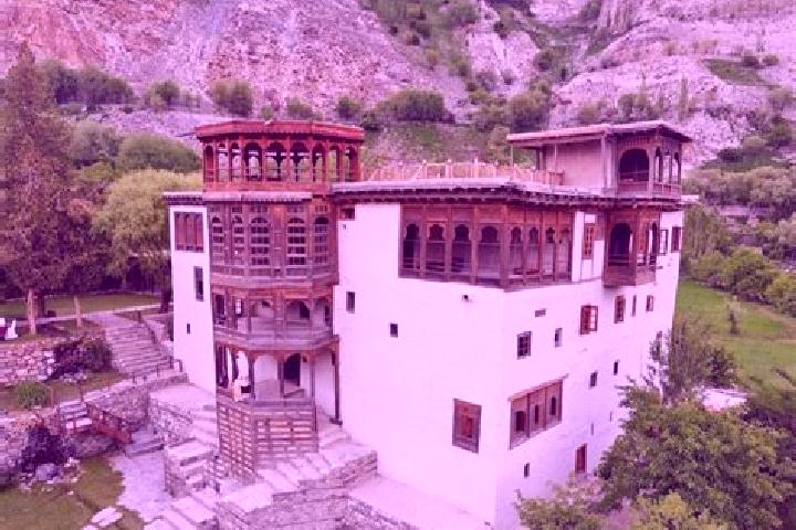 escort Khaplu