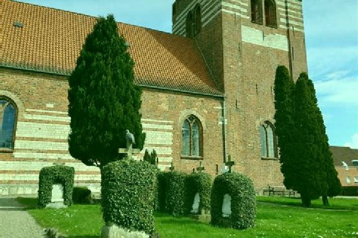 escort Kirke-Esbonderup