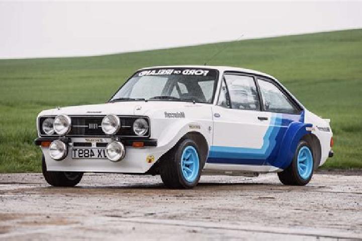 escort Komancza