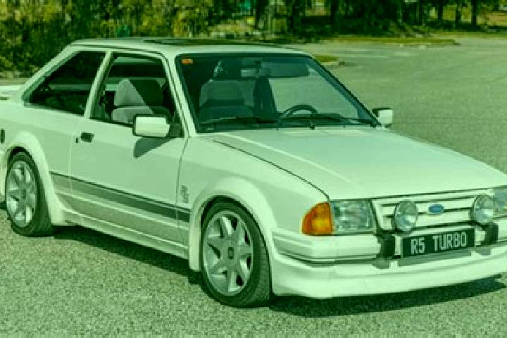 escort Ladd