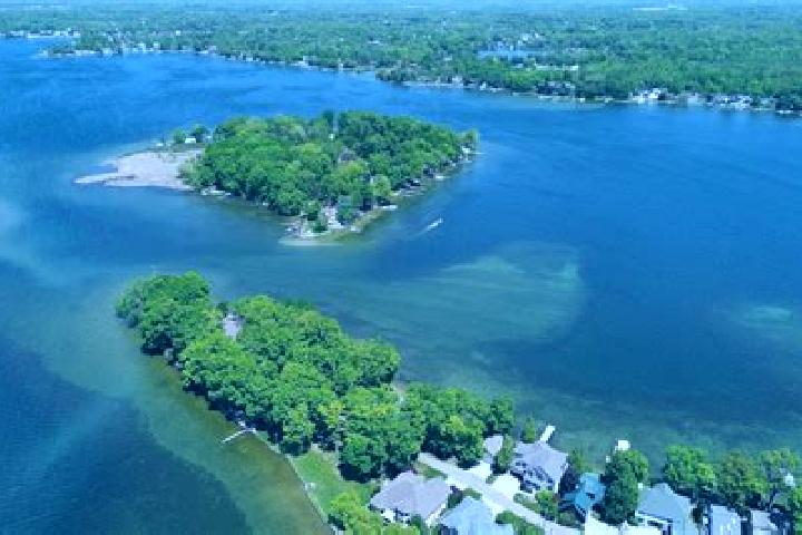 escort Lake Fenton