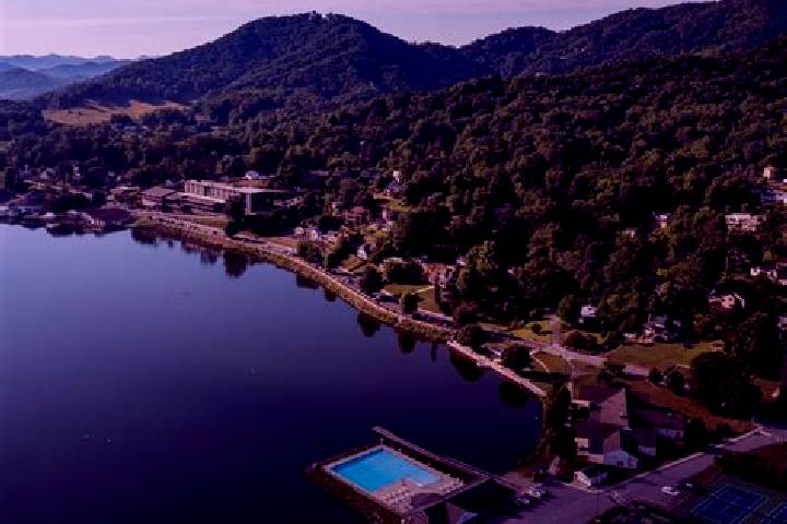 escort Lake Junaluska
