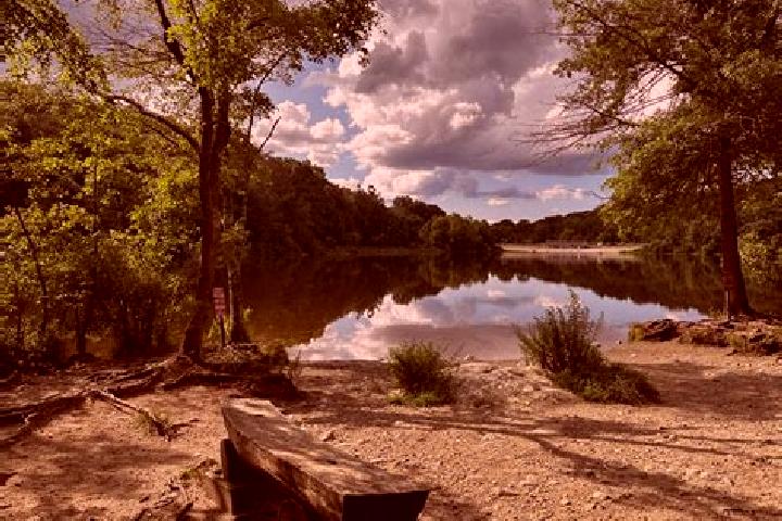 escort Lake Mohegan