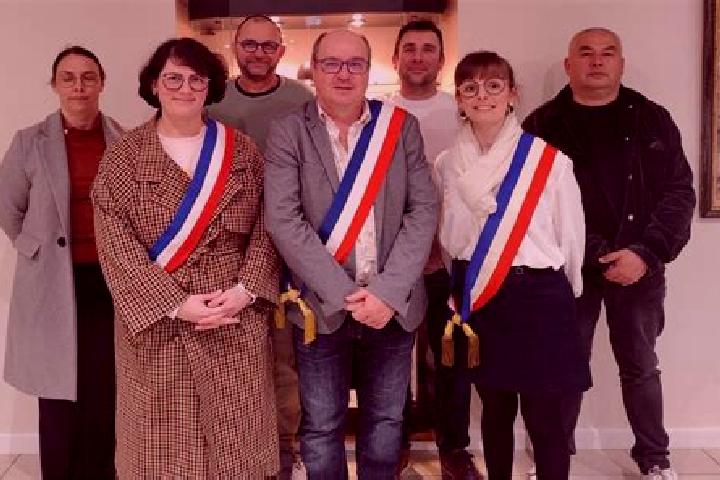 escort Le Poire-sur-Velluire
