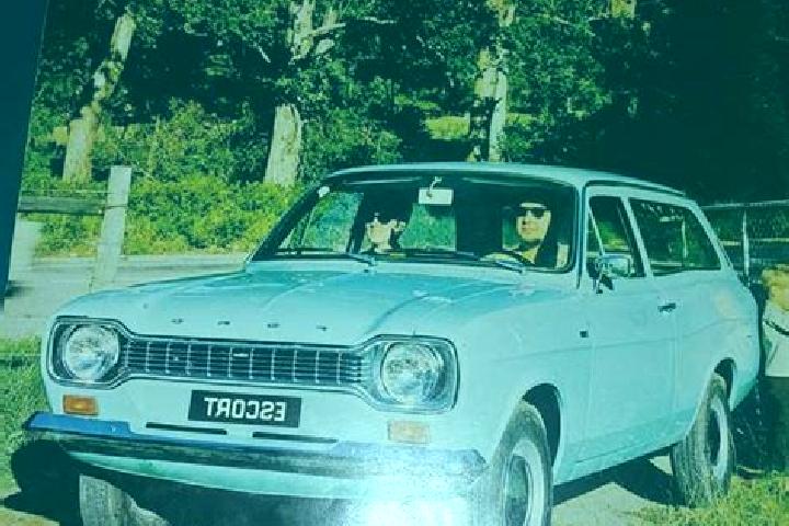 escort Lee
