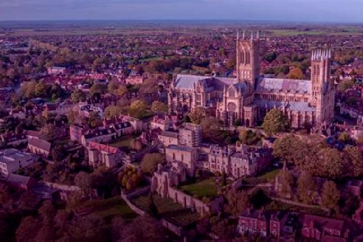 escort Lincoln Village