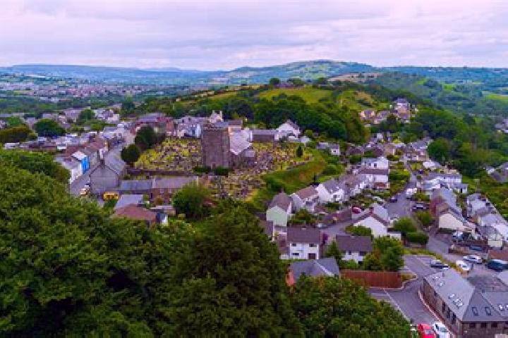 escort Llantrisant