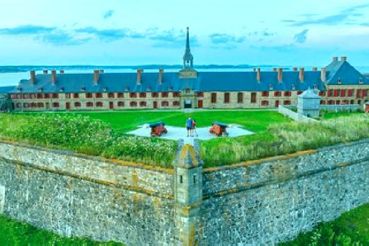 escort Louisbourg