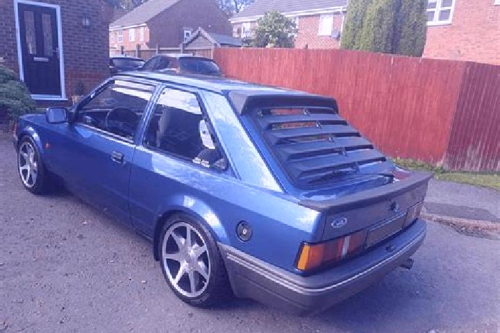 escort Louvres