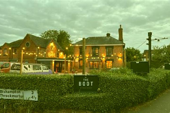 escort Lower Broadheath