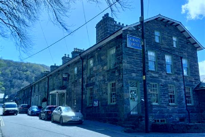 escort Maentwrog