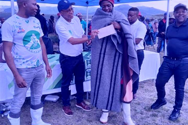 escort Mapholaneng