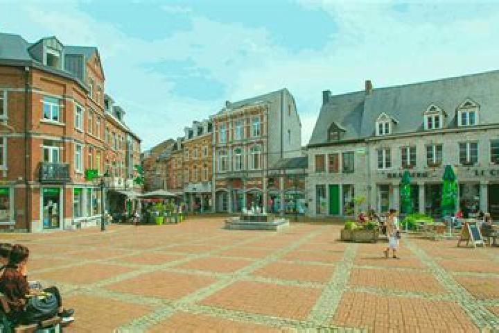 escort Marche-en-Famenne