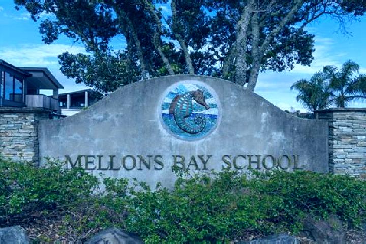 escort Mellons Bay