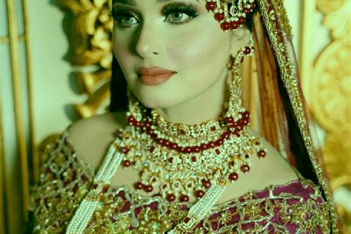 escort Mian Channun