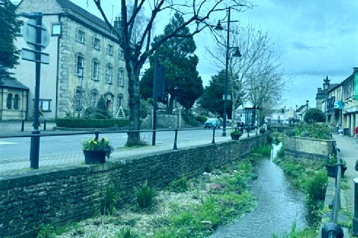 escort Midsomer Norton