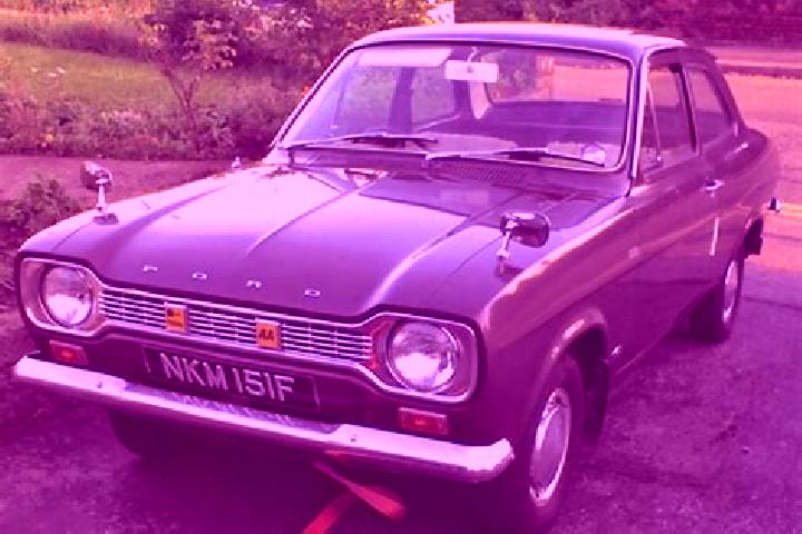 escort Minster Lovell