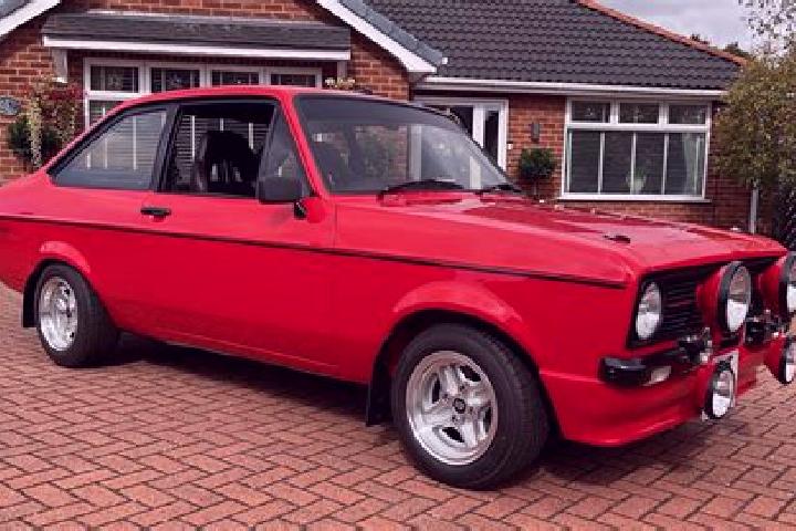escort Mirfield