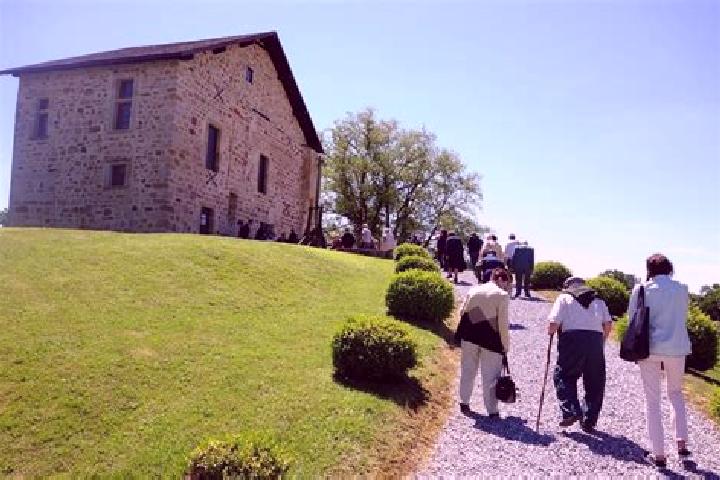 escort Molino de Camou