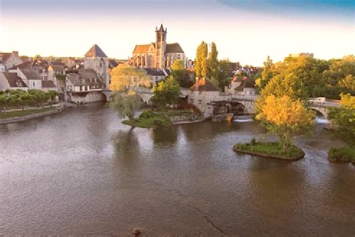 escort Moret-sur-Loing