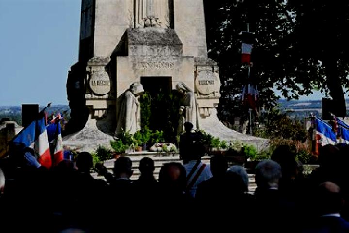 escort Mouliets-et-Villemartin