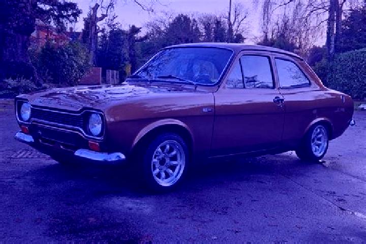 escort Mouzeil