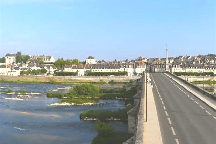 escort Muides-sur-Loire