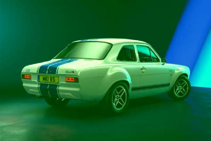 escort Mundesley