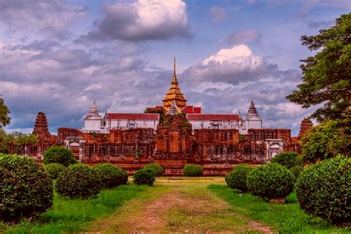 escort Nakhon Luang