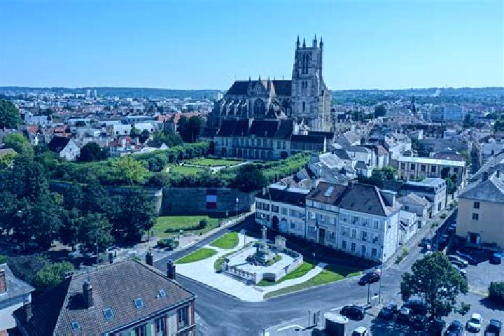 escort Nanteuil-les-Meaux