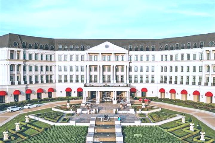 escort Nemacolin