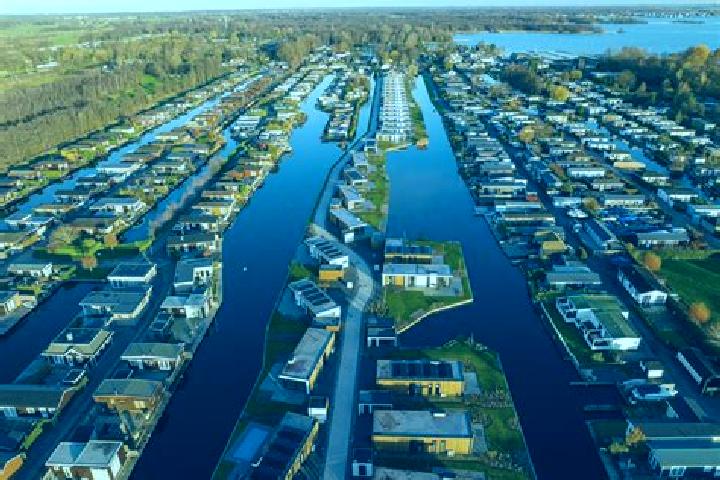 escort Nieuw-Loosdrecht