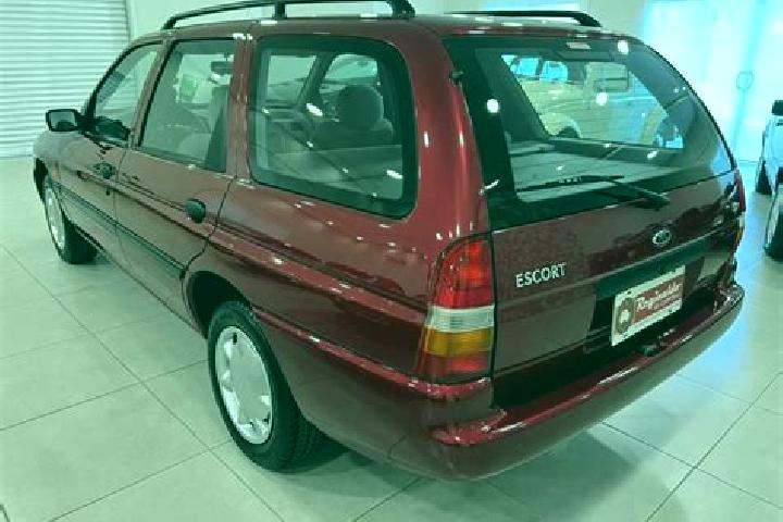 escort Nova Lesna