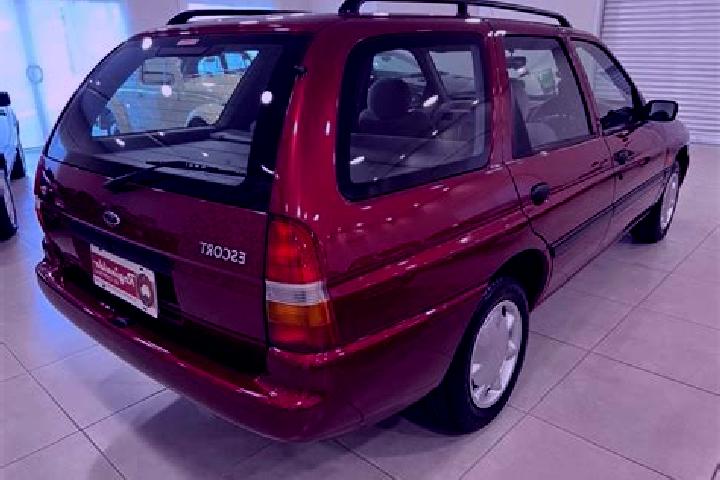 escort Nova Ushytsya