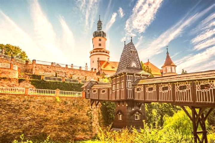 escort Nove Mesto nad Metuji