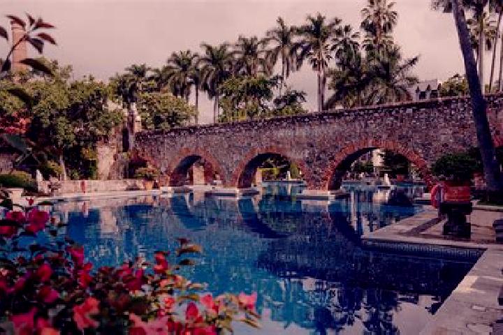 escort Nuevo Valle (Ex-Hacienda del Valle)