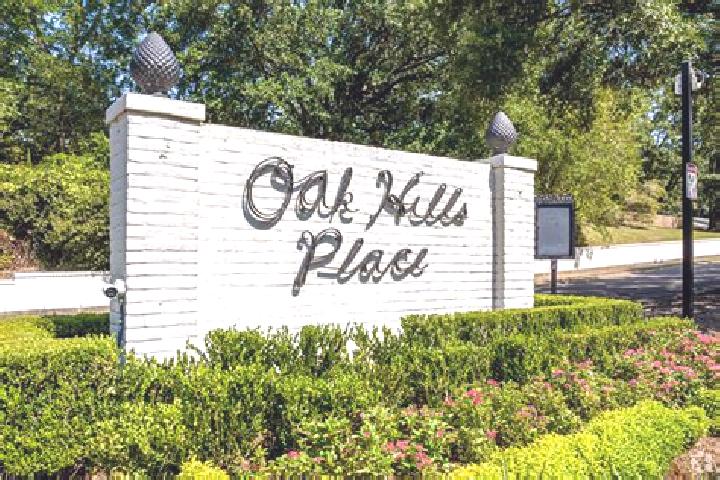 escort Oak Hills Place