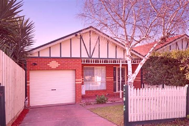 escort Oakleigh East