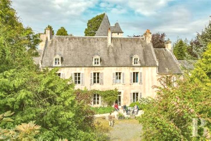 escort Oisseau-le-Petit
