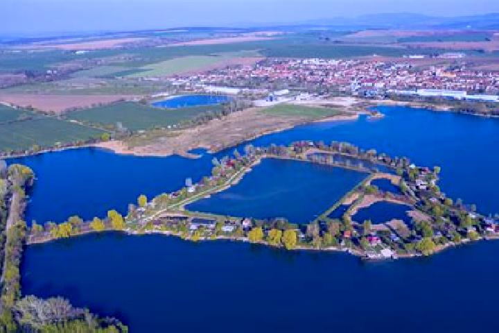 escort Ostrozska Nova Ves