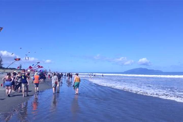 escort Otaki Beach